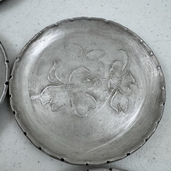 Wendell August Forge 3.5" Coasters With Dogwood Flowers - Set Of 7 - Picture 6 of 16